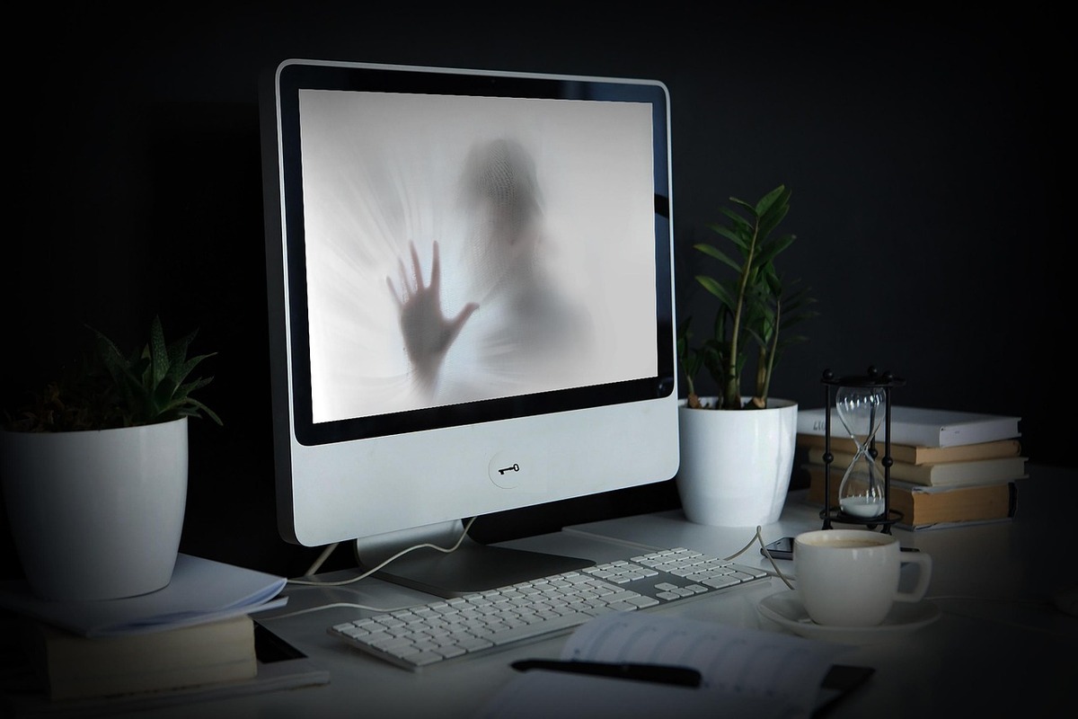 “나는 벌 받아야 해”…‘이런 사람’ 음란물 중독에 취약하다