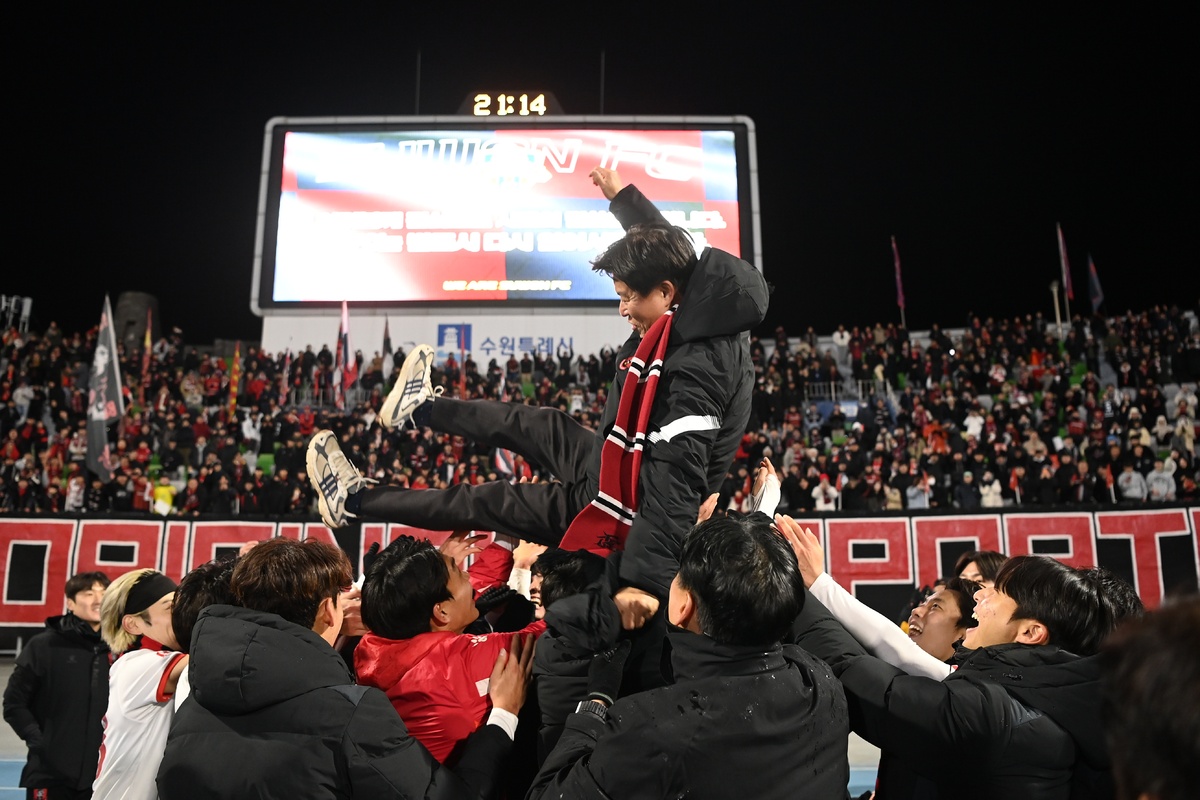 부천FC1995 K리그1 승격, 창단 18년만 최초… 시민과 환호