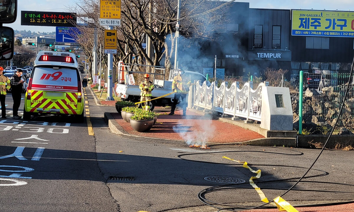 제주서 도로 조경 공사 중 고압선 절단…452가구 정전