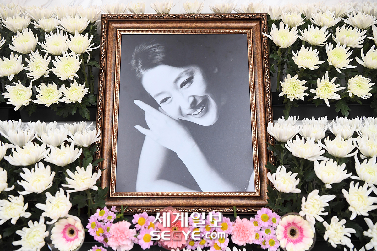 [포토] 故 윤석화, 안타까운 이별