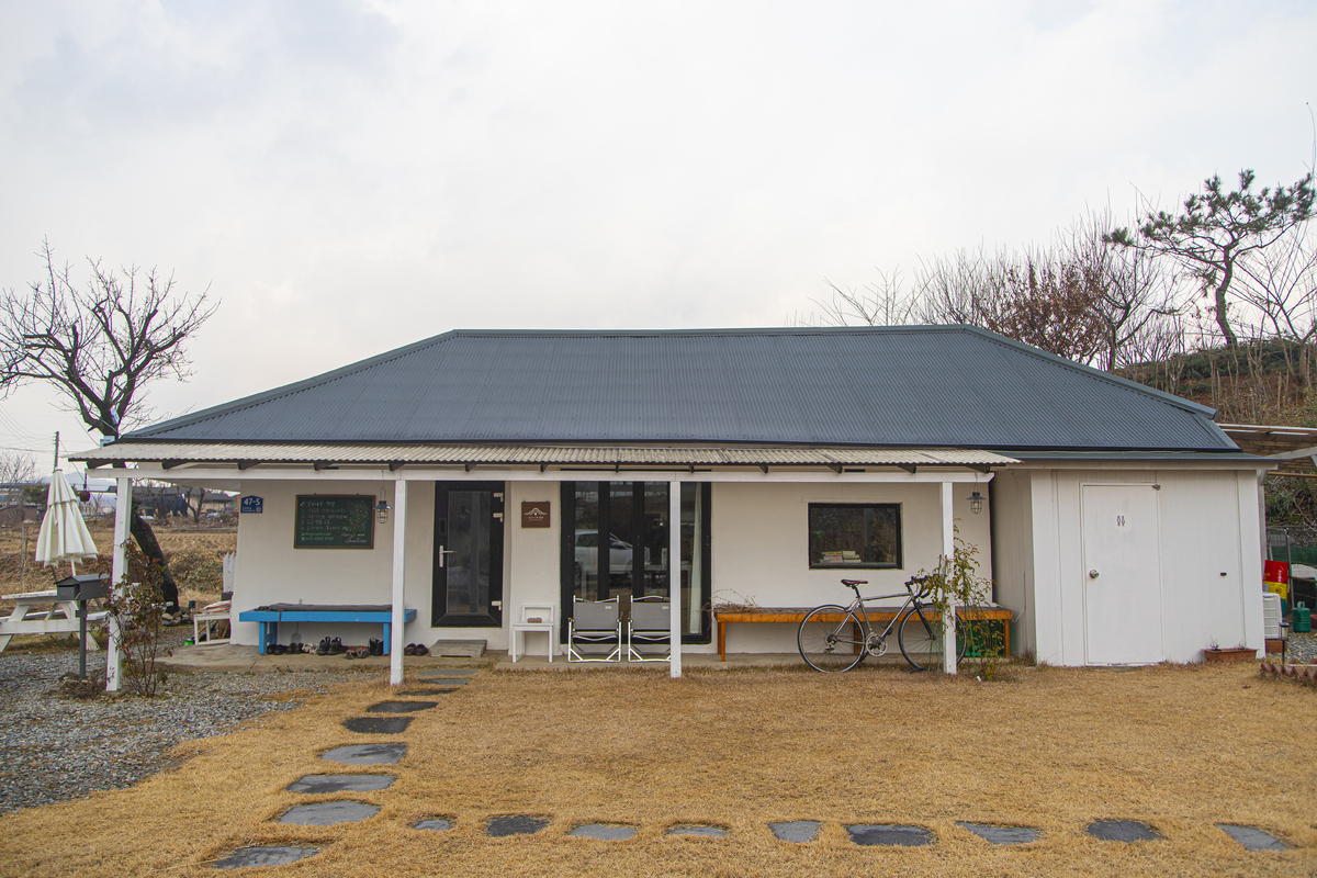 추운 겨울밤, 문학의 세계에 빠지다…‘경기관광공사 추천’ 책방·문학관 [오상도의 경기유랑]