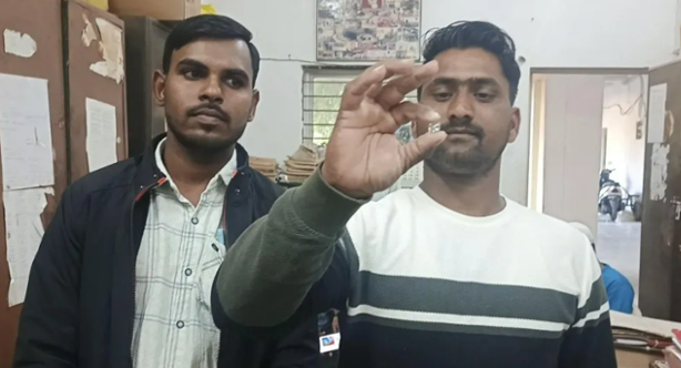 빈민가 청년들의 인생 역전…흙더미에서 찾은 1억짜리 ‘이것’