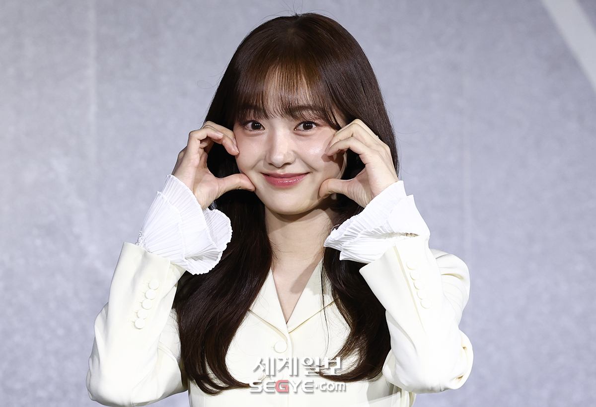 [포토] 김혜준 '깜찍한 볼하트'