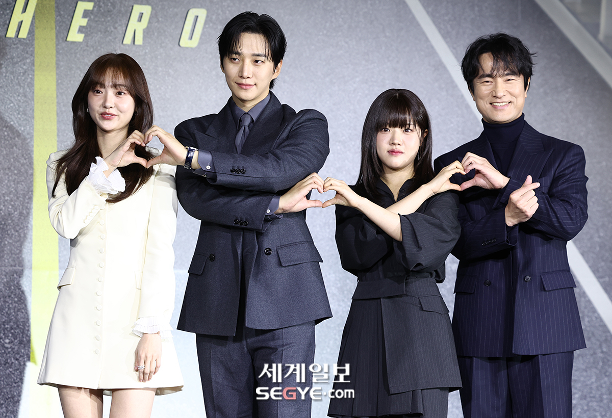 [포토] 김혜준-이준호-김향기-김병철 '캐셔로'