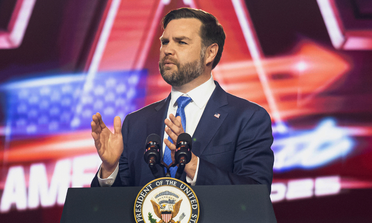 ‘마가 분열, 불통 외교’ 내우외환 트럼프…부통령·사위 ‘구원투수’ 등판