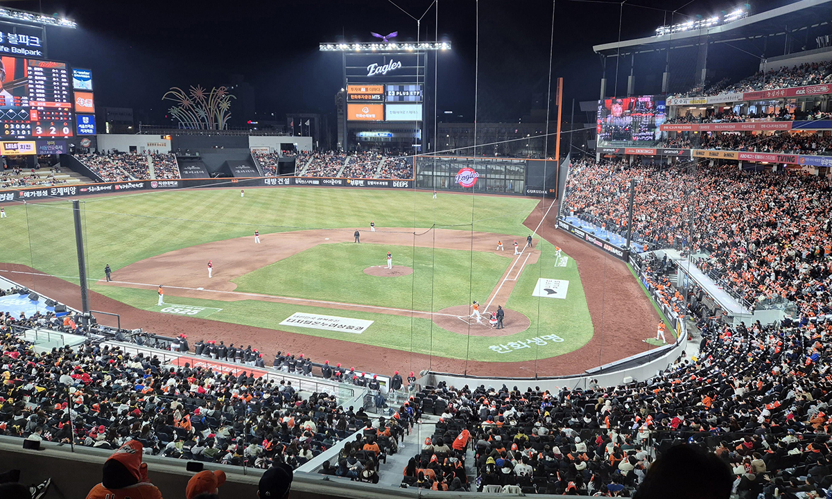 1200만 관중 시대 ‘활짝’… LG는 2년 만에 왕좌 탈환 [되돌아본 2025 K스포츠]