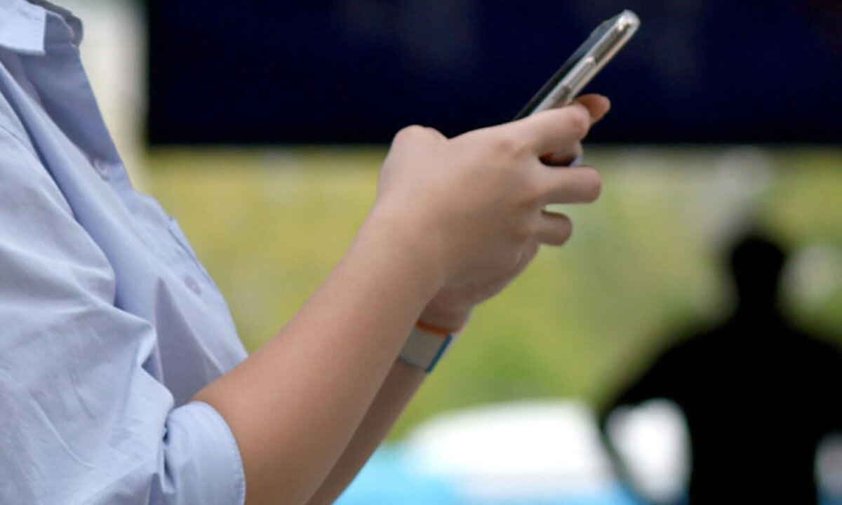 한국인 5% ‘교류저조층’… 월 11.3명과 휴대전화로 교류