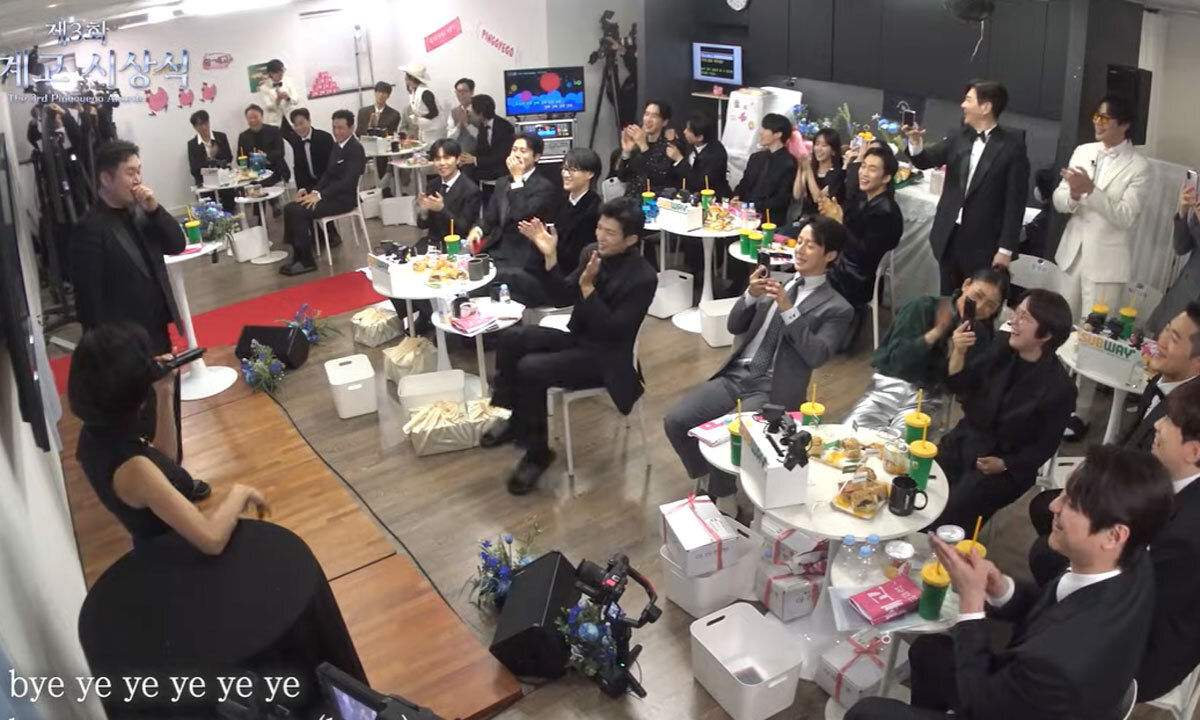 연말 시상식은 ‘핑계고’… 놀다 보니 화제 중심에