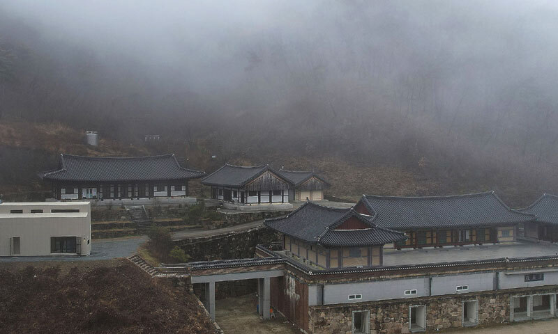 산불 휩쓴 천년고찰에 ‘모듈러 주택’ 기증