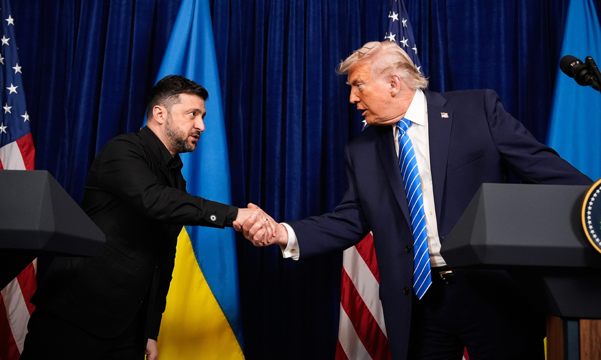 ‘돈바스 블랙홀’에… 끝날 듯 끝나지 않는 ‘우크라 평화협정’