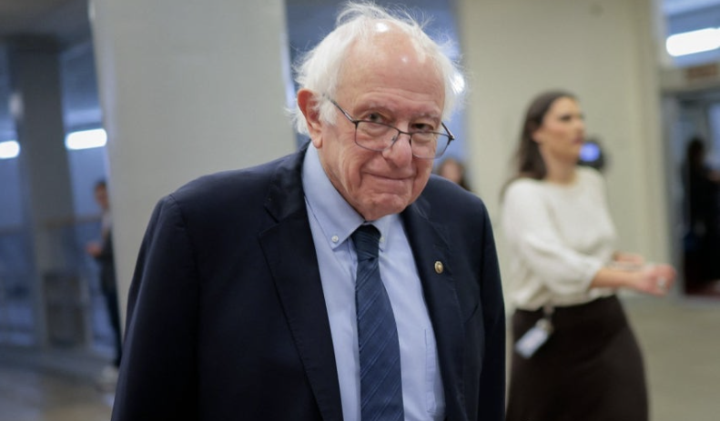 샌더스 “인류 위협하는 AI, 확산 속도 늦춰야…노동자 처지 두려워”