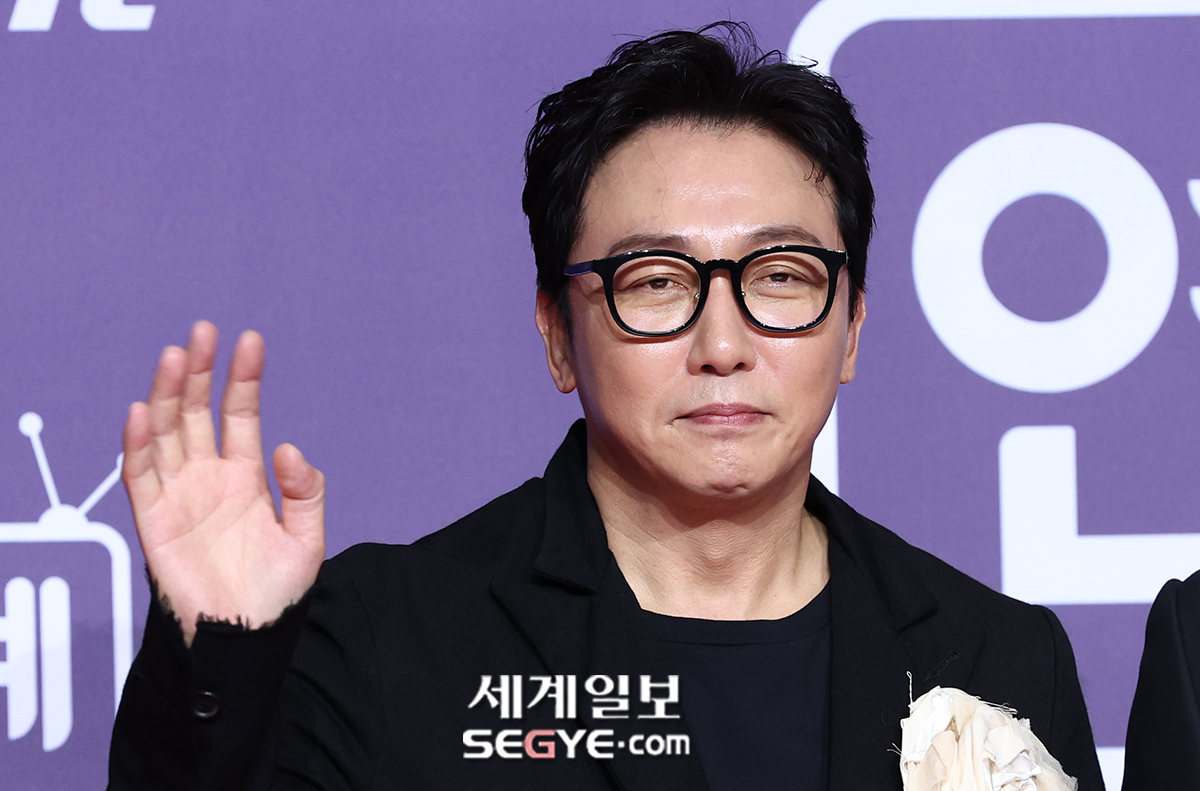 [포토] 탁재훈 '반가운 손인사'