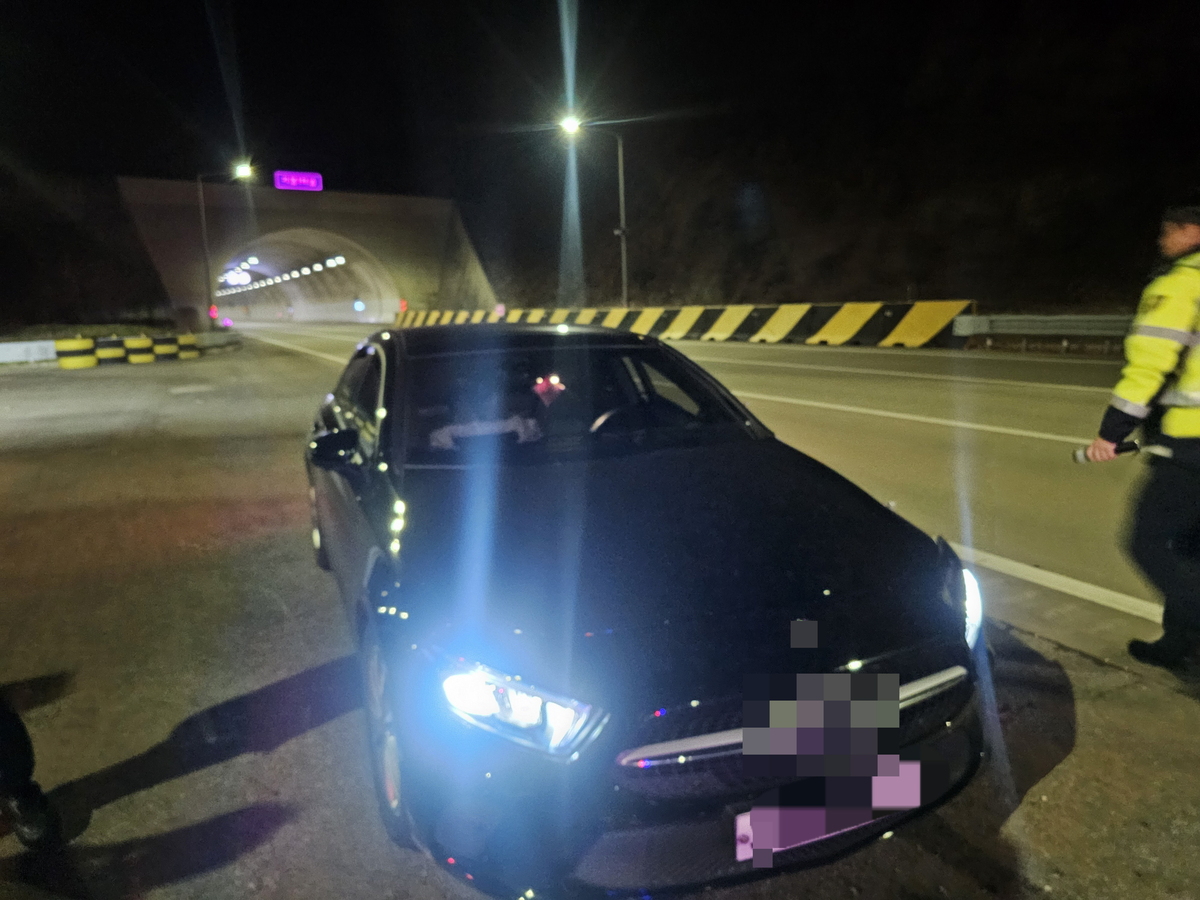 고속도로서 8.5㎞ 아찔한 역주행… 사고 낸 벤츠 운전자는 ‘만취’
