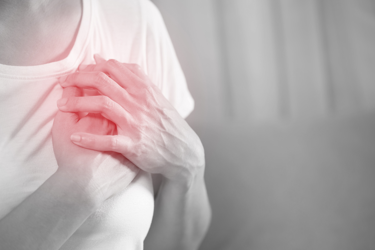 “가슴 쥐어짜는 고통”…남성, 여성보다 심근경색 3배 더 위험하다