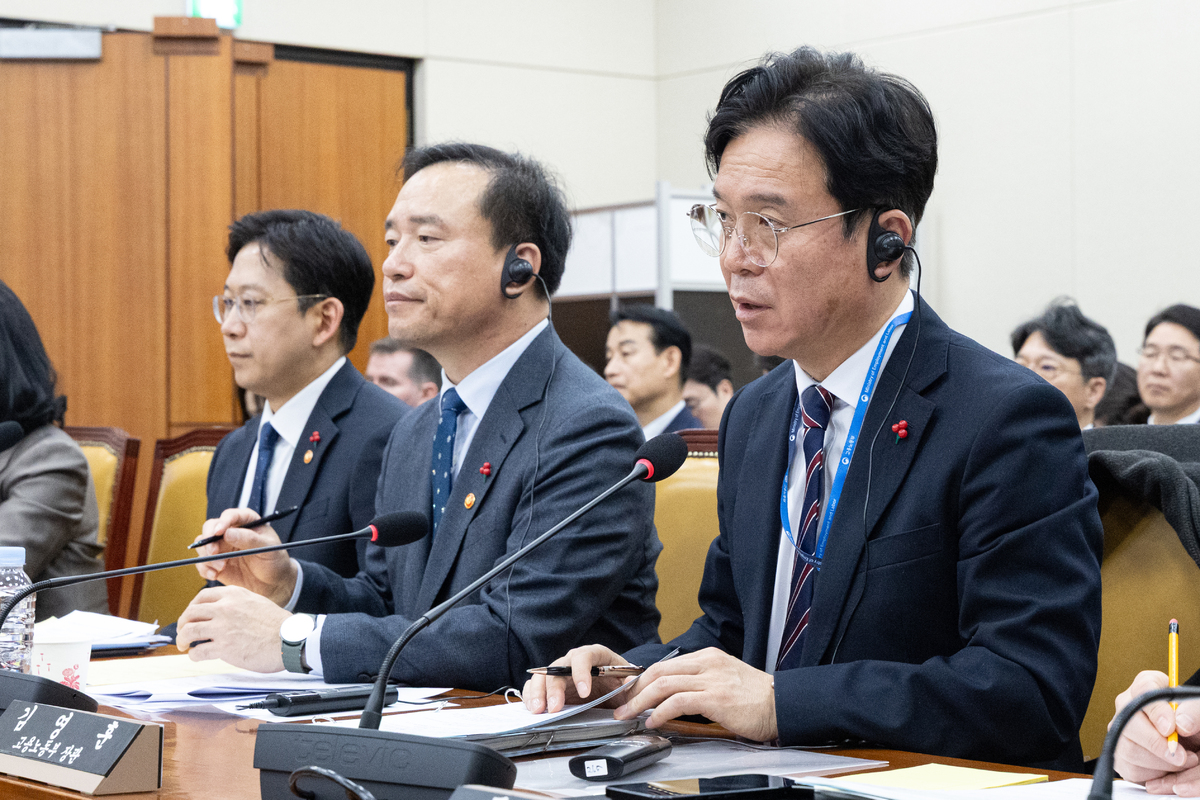 김영훈 장관 “쿠팡 이직 관료 접촉 땐 패가망신”