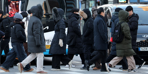 병오년 새해 첫 출근길(2일), 아침 최저 영하 13도…호남·제주 많은 눈 [내일 날씨]