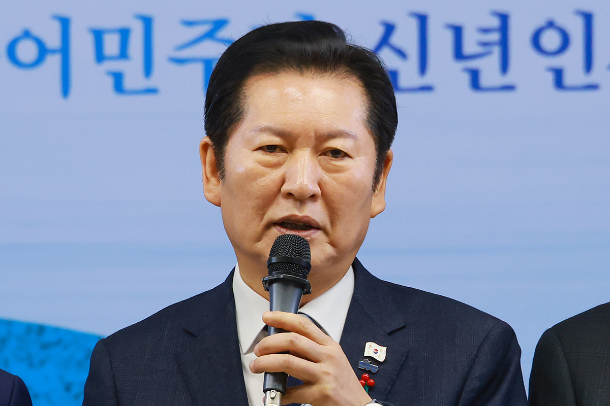 정청래 “끊어낼 건 끊어내야”… 강선우, 민주당 탈당