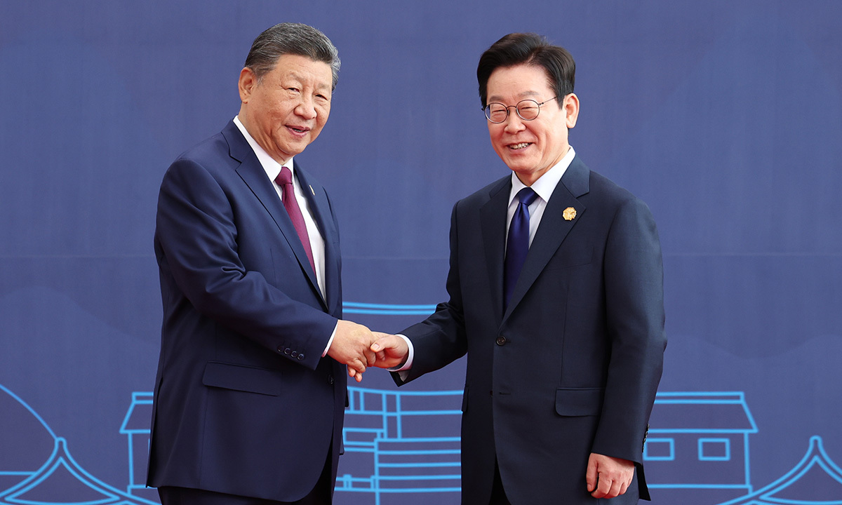 中선 핵잠 도입 의구심 털고… 日선 변함없는 우정 강조