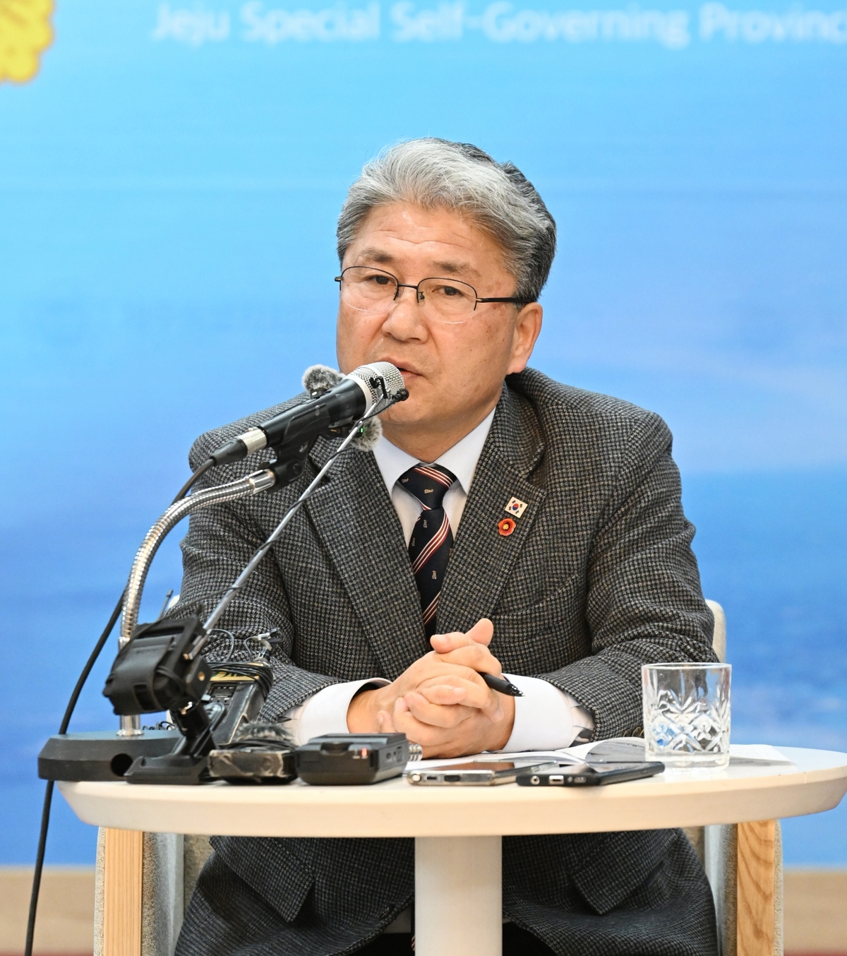 이상봉 제주도의장 “민주당 내부 오영훈 지사 비판 바람직하지 않아”