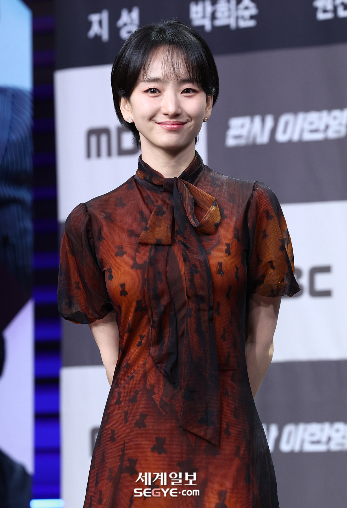 [포토] 원진아 '잘록한 허리 라인'