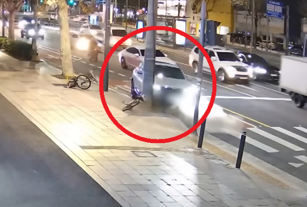 인도 올라타더니 그대로 ‘쾅’…유명 여성 BJ, ‘수면유도제’ 운전