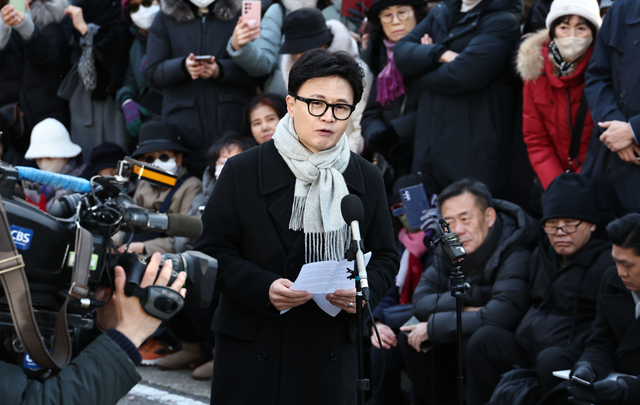 한동훈 “경찰, 김병기 공천뇌물 의혹 제대로 수사 못해”