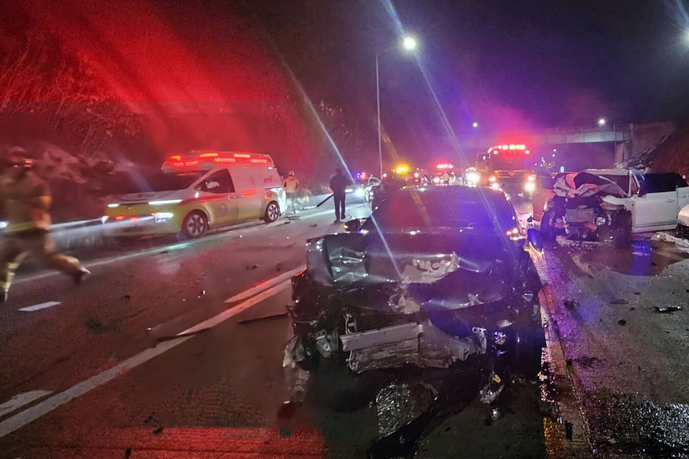 고속도로서 사고 수습 경찰관, 졸음운전 차량에 치여 숨져