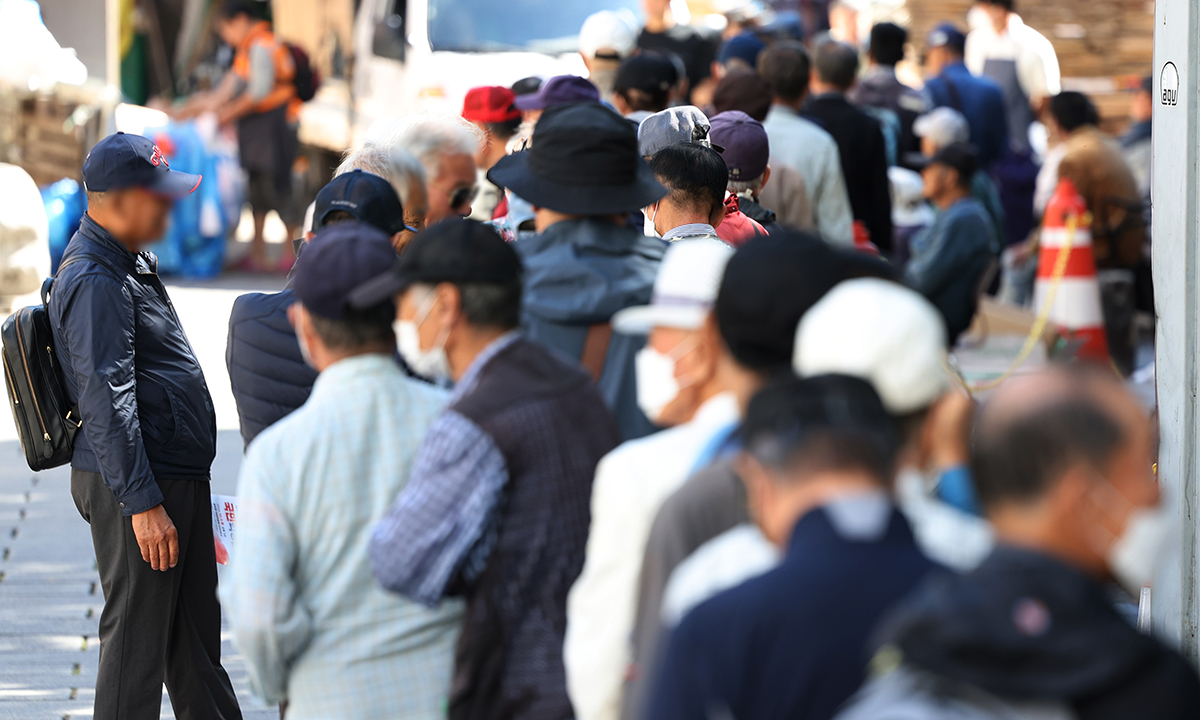 ‘장수마을’의 역설…‘절반이 노인’ 의성·군위, 韓 미래 자화상이라고? [수민이가 궁금해요]