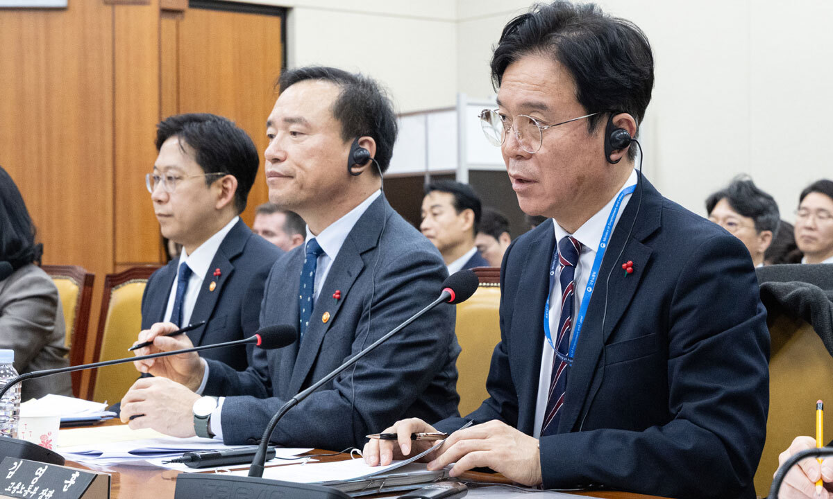 김영훈 장관 “쿠팡 고쳐 쓰기 할 수 있겠나” 비판