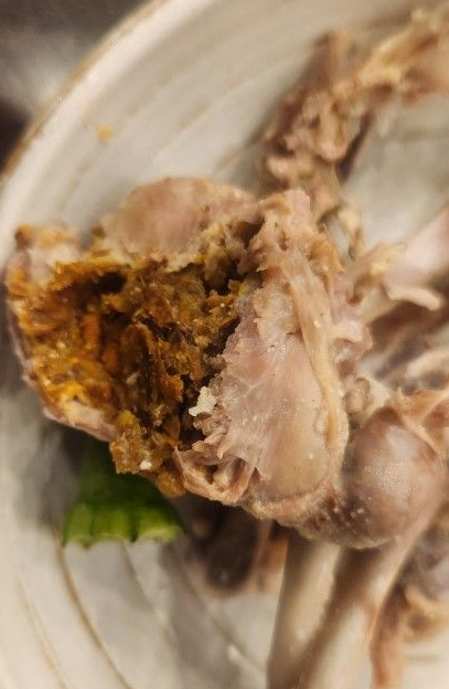 '삼계탕에 똥이?' 송도 유명 음식점, 위생 논란