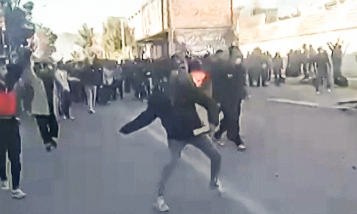 반정부 시위대와 대화 안 한다더니… “이란 최고지도자, 망명 계획 세웠다”