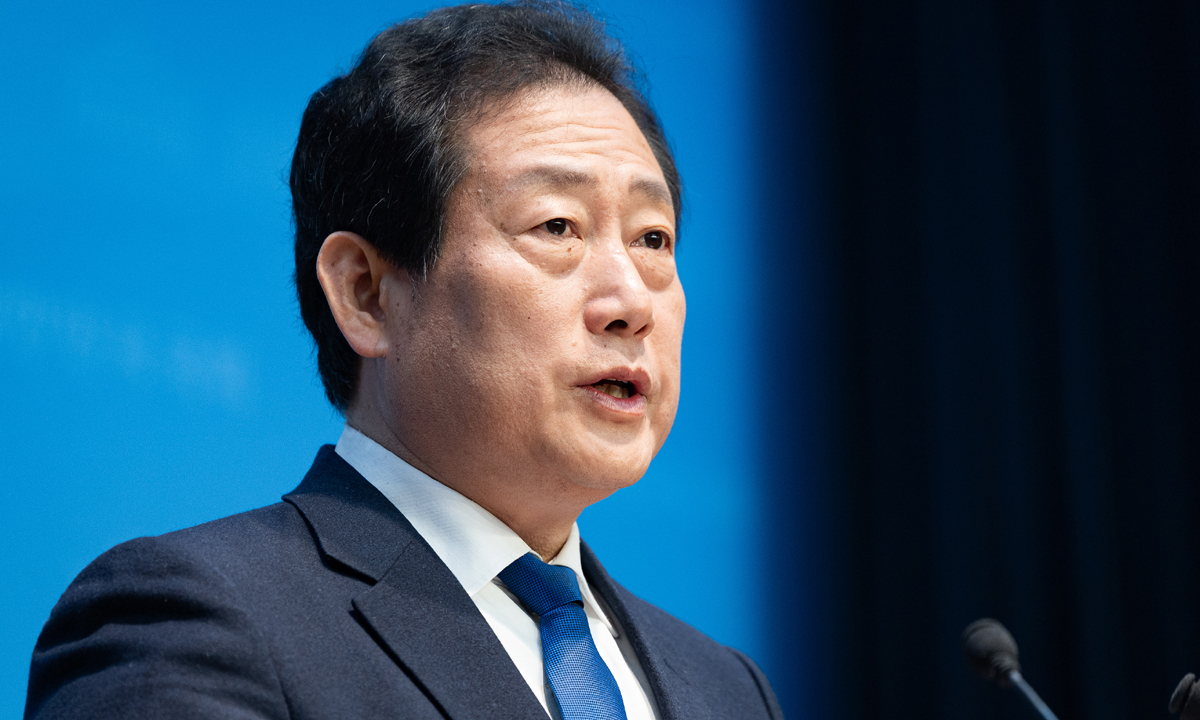 유동철, 민주당 최고위원 후보 사퇴…‘반청’에 표 몰아주기