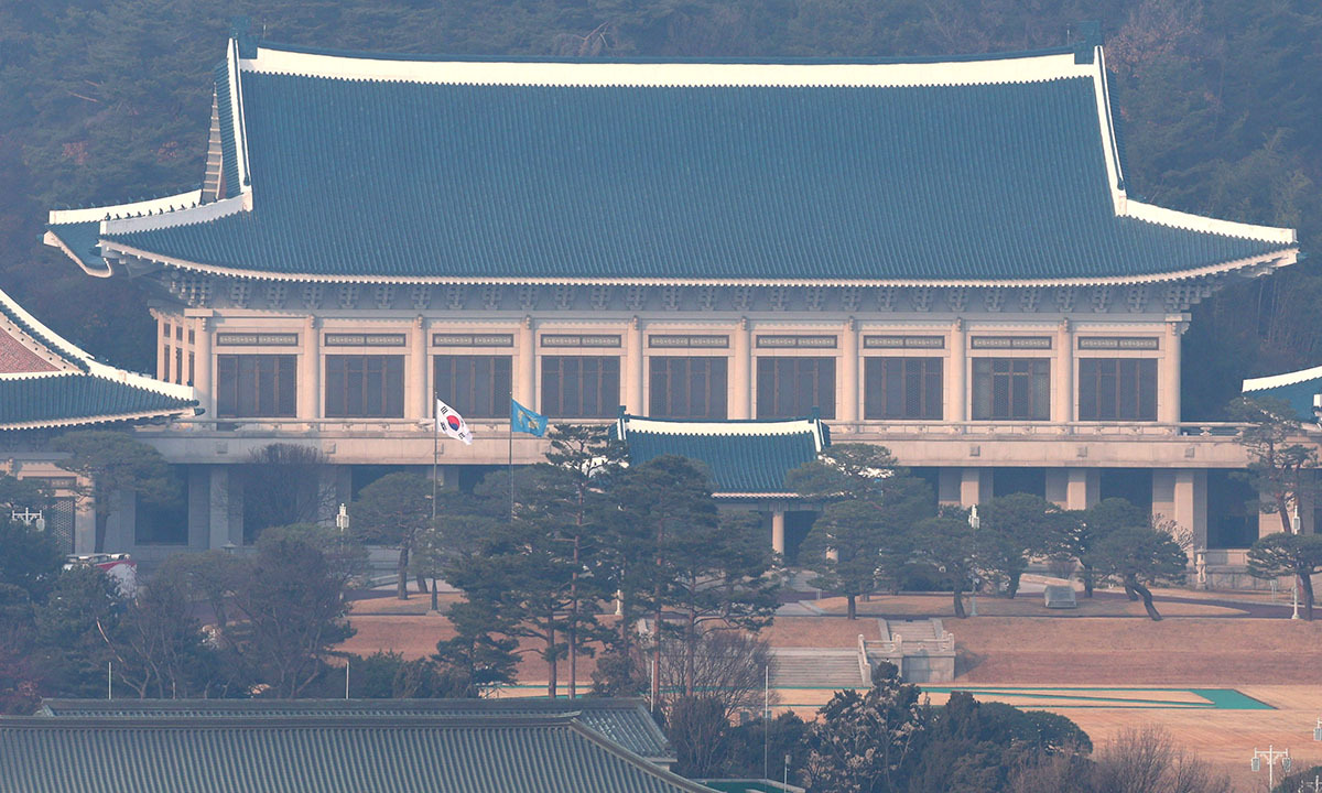 ‘靑 프리미엄’ 10여명 출마설… 커지는 국정공백 우려 [심층기획-지방선거 몸 푸는 靑 참모진]