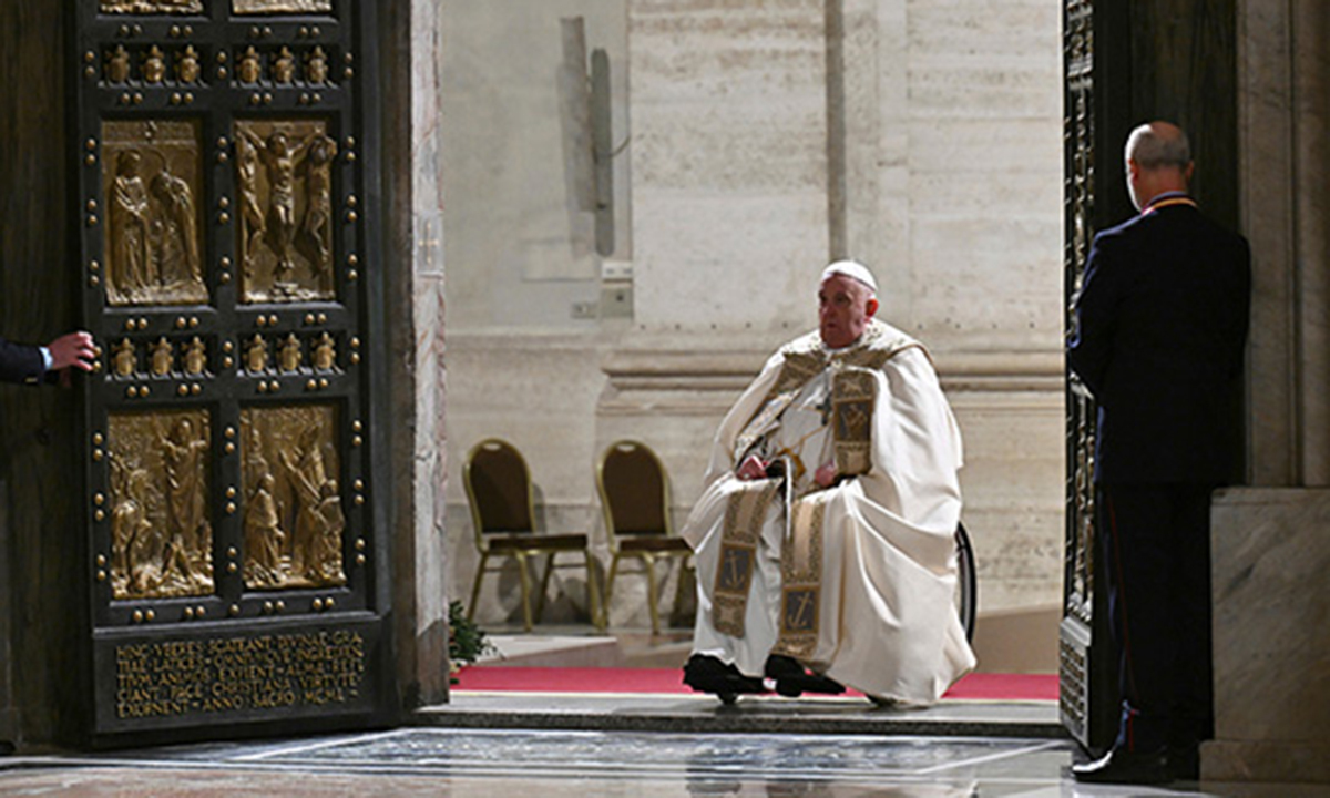 두 교황 품은 희년… 3350만 신자, 바티칸에