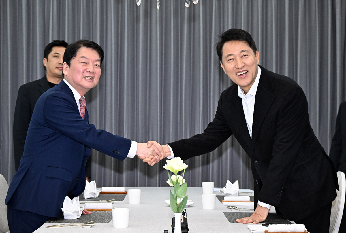 손맞잡은 오세훈·안철수… “국힘 잘못된 과거와 절연해야”