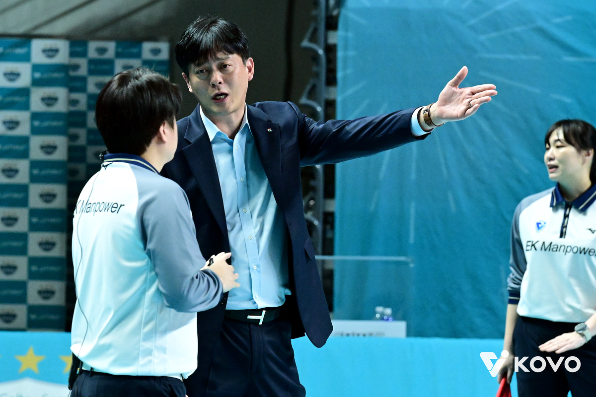 “그 판독이 제대로 됐다면 3-0으로 이길 수도 있었을 텐데…” 풀 세트 접전 끝 승리에도 GS 이영택 감독이 아쉬워한 이유는? [남정훈의 오버 더 네트]