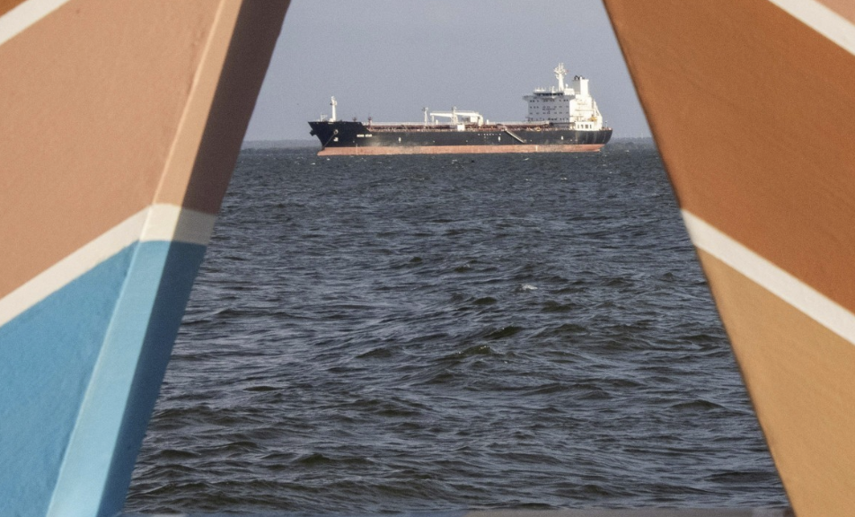 “대통령 말만 믿고 수조 원 태우라고?”…트럼프 ‘베네수엘라’ 압박에 떨고 있는 美공룡들