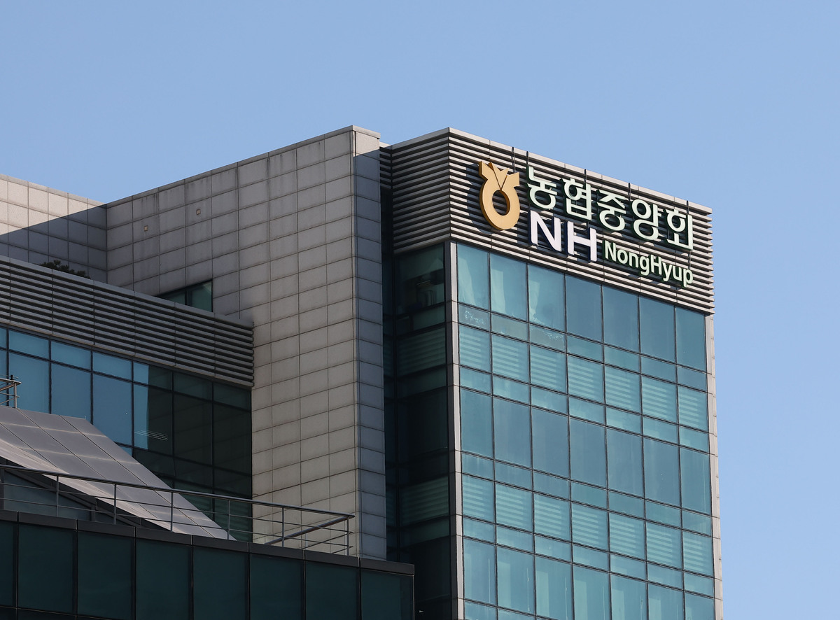 “농민은 허리 휘는데 회장은 스위트룸?”…강호동 농협중앙회장 ‘황제 출장’ 들통