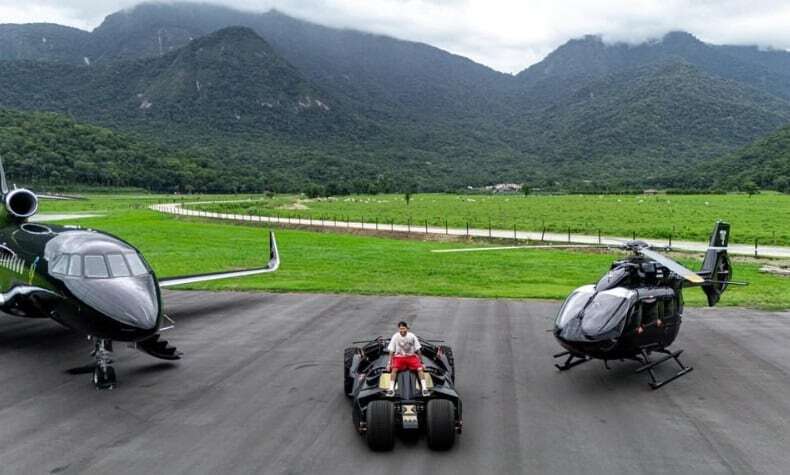 마당에 제트기?헬리콥터…차원이 다른 ‘이 남자’의 돈자랑