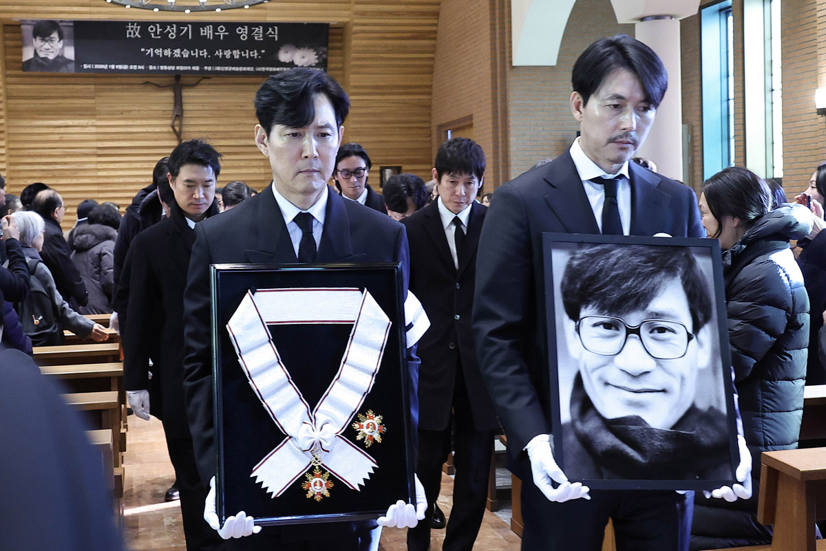 ‘국민 배우’ 안성기 마지막 길…“세상에 필요한 건 착한 사람” 생전 편지로 남긴 뜻