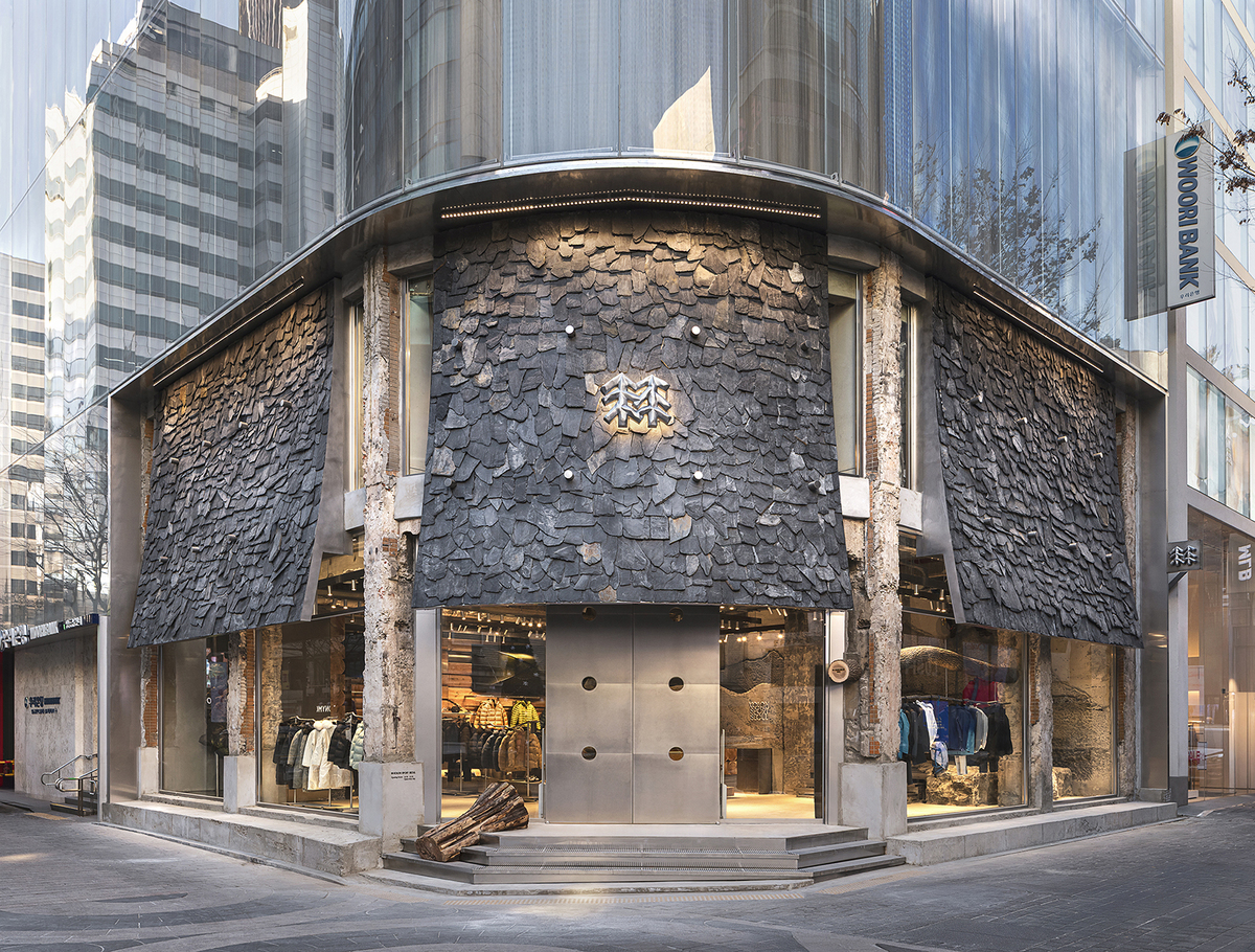 [유통소식] 코오롱스포츠, 명동에 글로벌 플래그십 스토어 ‘코오롱스포츠 서울’ 오픈 外