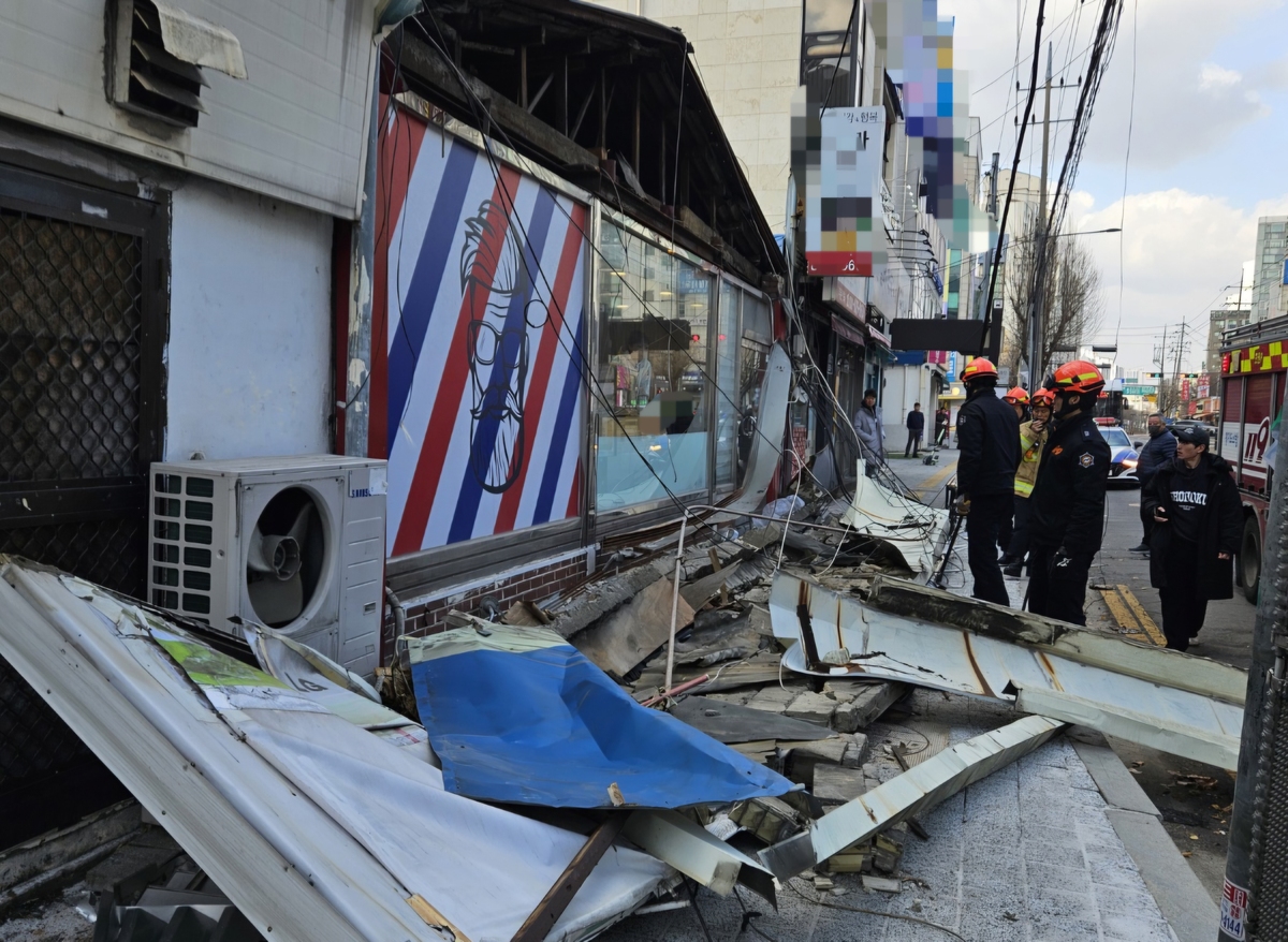 강풍 영향에 의정부서 건물 간판 떨어져 20대 행인 사망