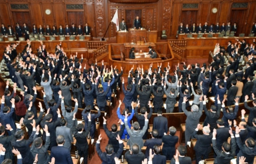 ‘양날의 검’ 日 중의원 해산 [김태훈의 의미 또는 재미]