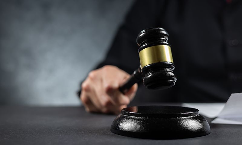 술자리 동석자 맥주병으로 찌른 60대… 피해자는 의식불명