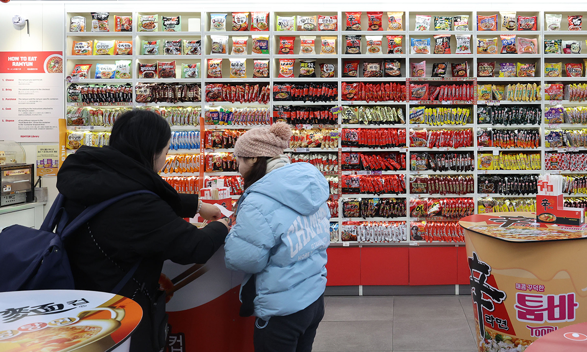 라면 年 수출액 15억弗 첫 돌파… 2025년 전년比 21.8%↑15.2억弗