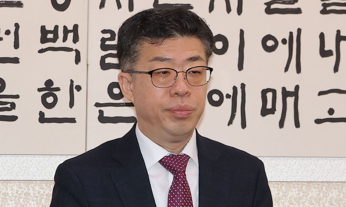 경찰, 계엄 수용공간 점검한 신용해 전 교정본부장 구속영장 신청