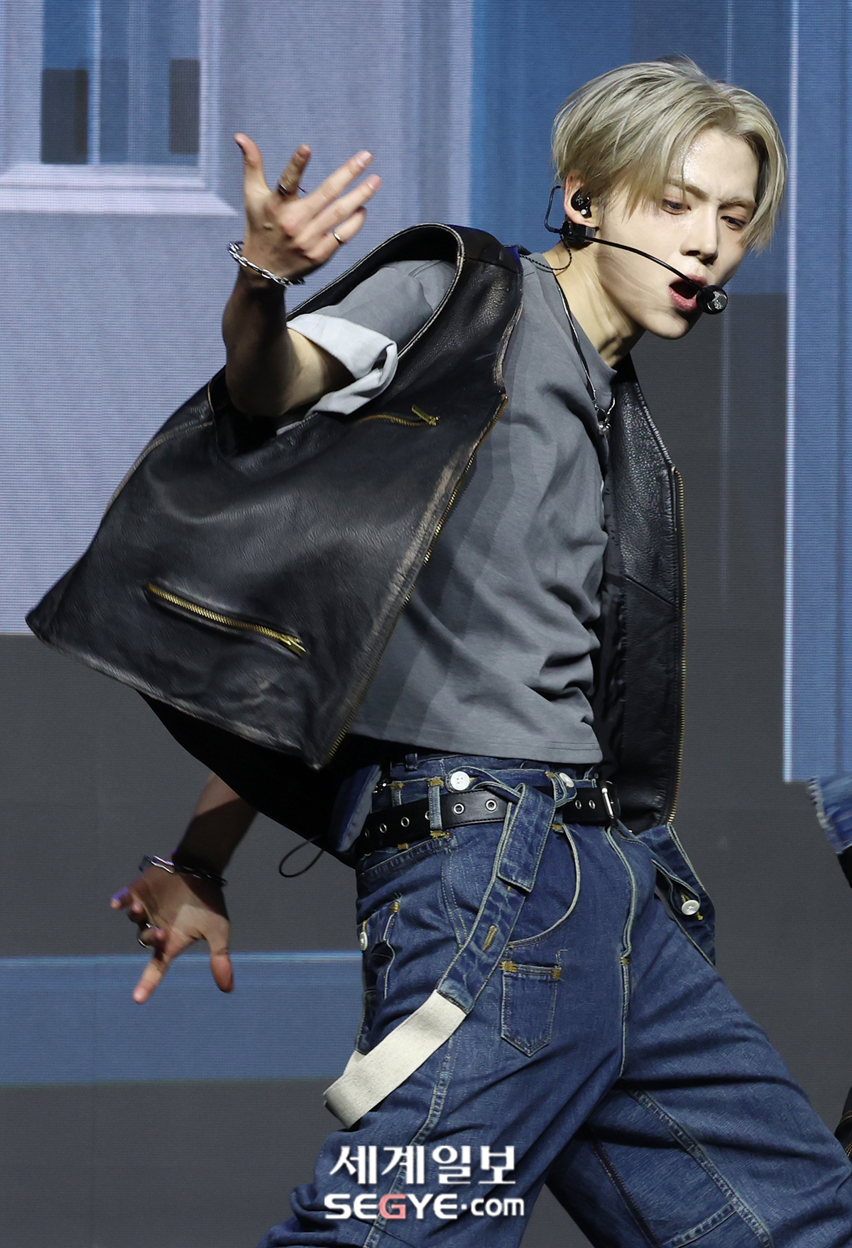 [포토] 알파드라이브원 상헌 '강렬한 퍼포먼스'