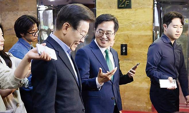 "김동연, 민주당 떠나라?"…6월 선거 앞두고 달아오른 與 경선 [오상도의 경기유랑]