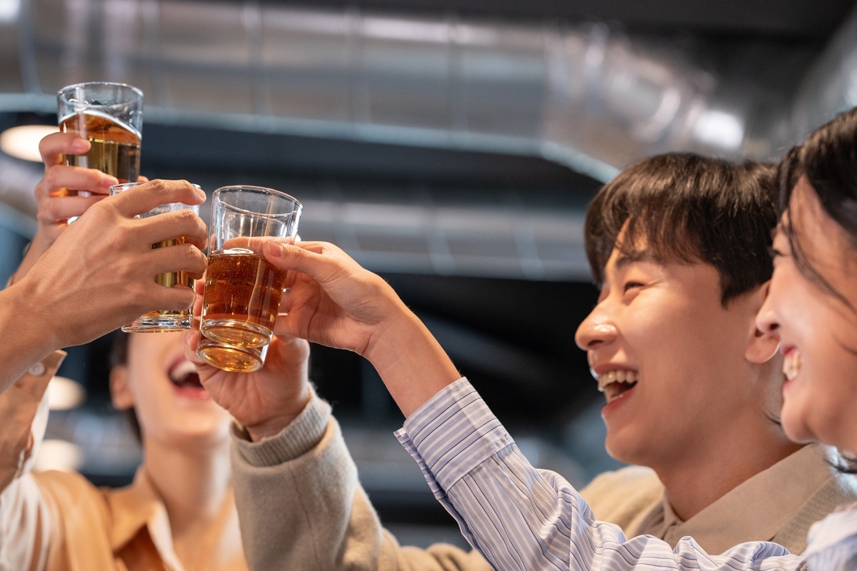 치킨에 소주? 맥주? 폭탄주?…바람만 스쳐도 아픈 ‘이것’ 부른다 [건강+]