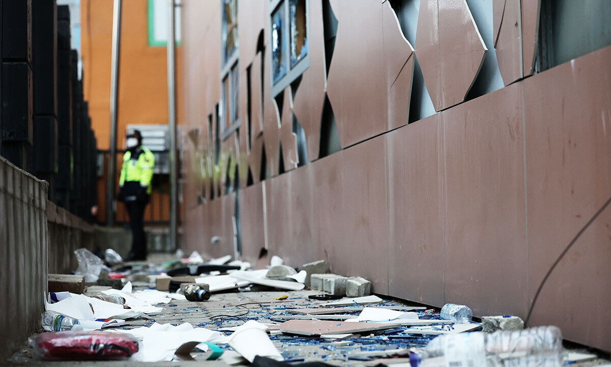 ‘조건부 구속’ 26년째 공전… “방어권 보장” “증거인멸 우려” [심층기획-서부지법 점거 난동 1년 추적기]